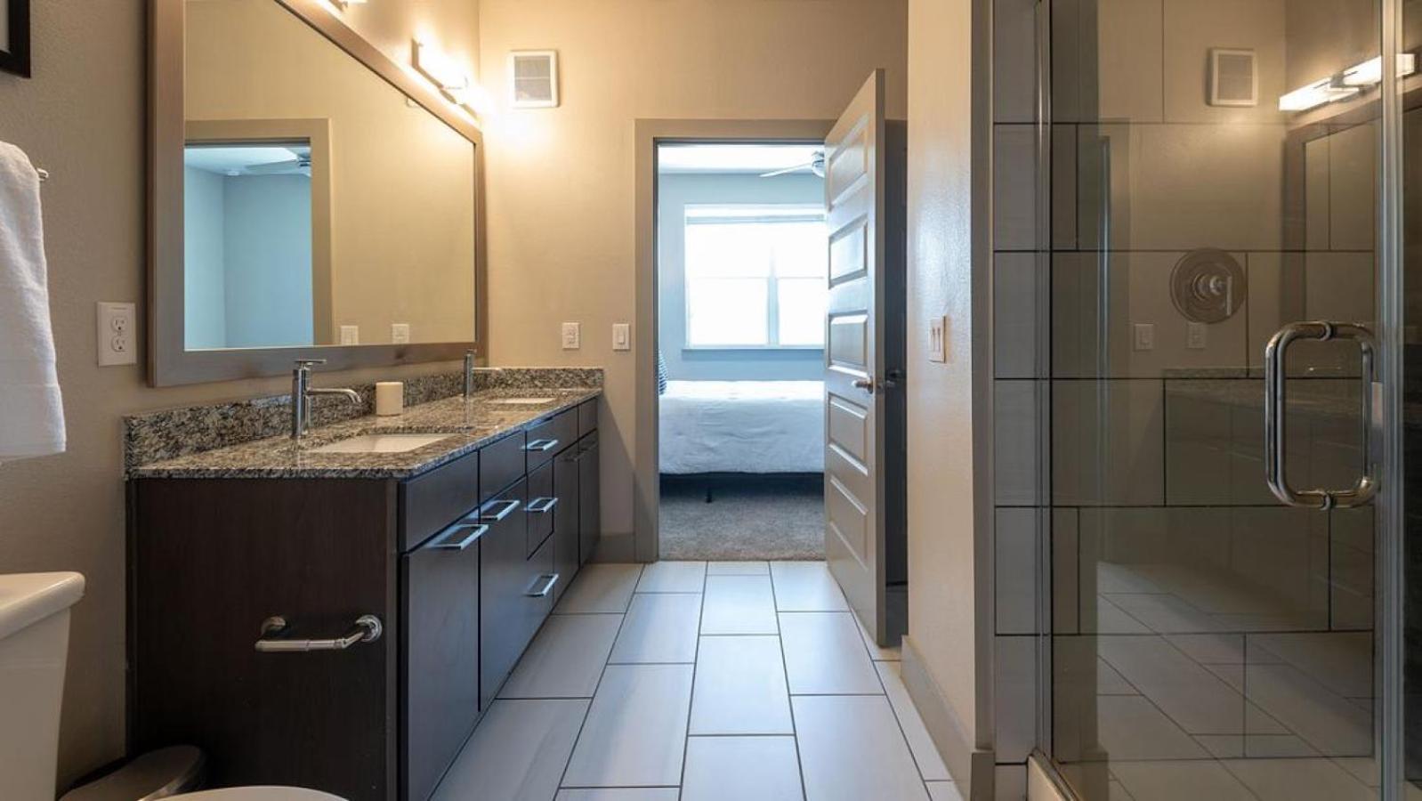 Landing Modern Apartment With Amazing Amenities Austin Exterior foto