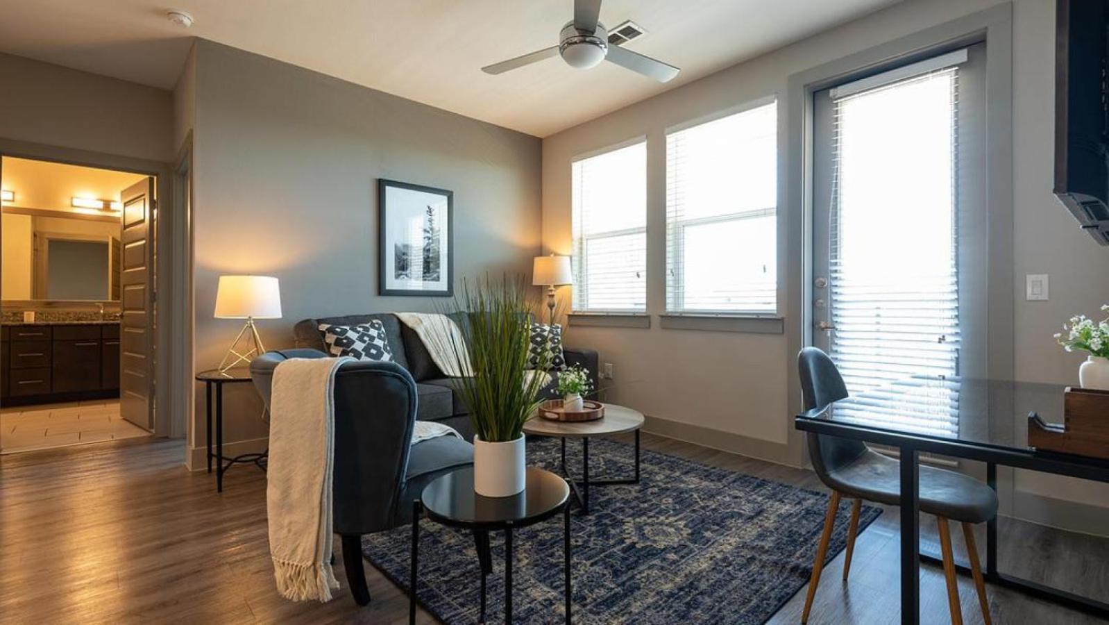 Landing Modern Apartment With Amazing Amenities Austin Exterior foto